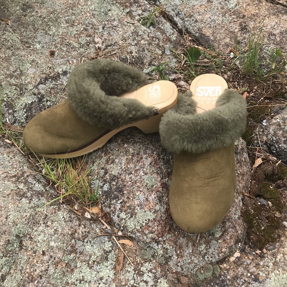 Olive Sven sheepskin clogs, size 40